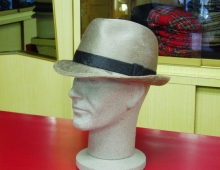 Trilby in feltro flamant grigio