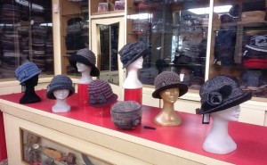 cappelli-in-pile-lana-cotta-tweed-nastro-di-maglia-e-tamburelli-in-lana-pile